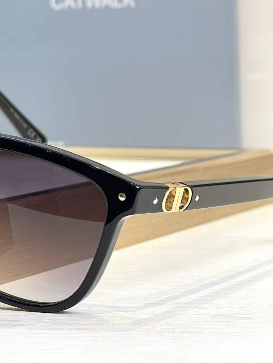 Picture of Dior Sunglasses _SKUfw76161310fw